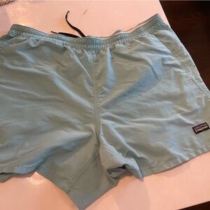 Patagonia woman’s  Light green
Shorts Large